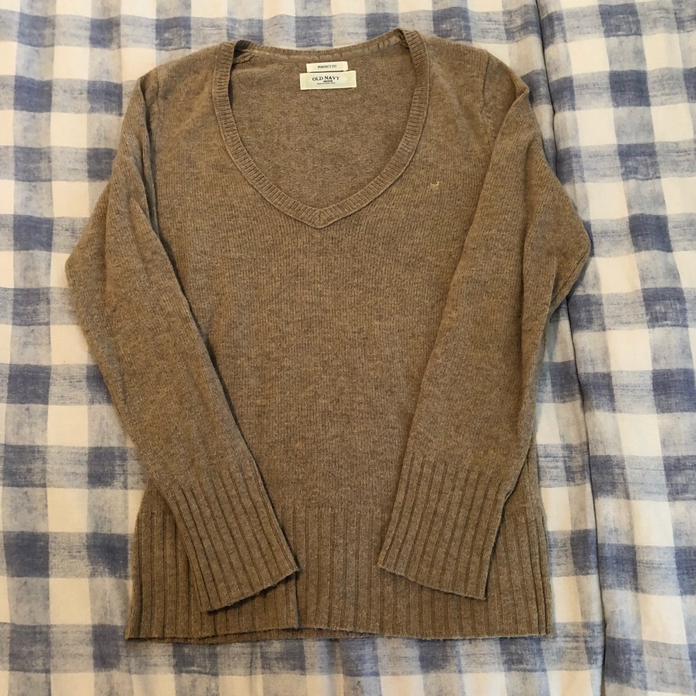 Tan/Brown v-neck sweater